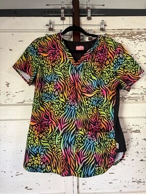 Ava Therese Multicolor Zebra & Leopard Print V-Neck Scrub Top Size Medium